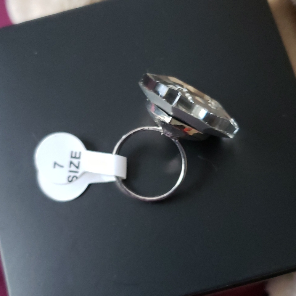 Silver Ring - Picture 3 of 4